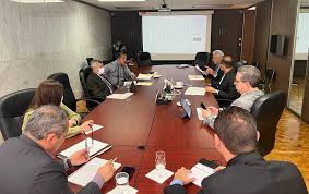 Se reúne titular de la SEG con el Director General de Infraestructura  Educativa Federal