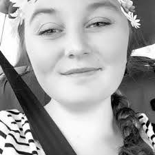 Angelina Starr's Instagram, Twitter & Facebook