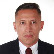 Luis Reveiz's Instagram, Twitter & Facebook