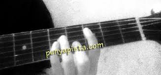 G engkau yang sedang patah hati. Kunci Gitar Pedih Dasar