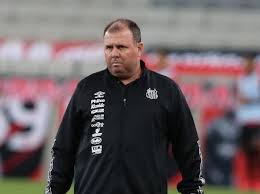 Hoje para o santos vem um fernando diniz melhor do que aquele do último trabalho. Santos Tem Problemas Em Quase Todos Os Setores Para Jogo Contra A Ldu 23 11 2020 Uol Esporte