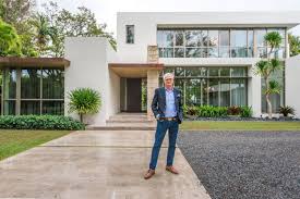 Filter, save & share beautiful tropical front yard landscaping remodel pictures, designs and ideas. Design Project Modernist Hammock House By Architect William Taylor Archi Living Com