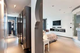 Une Villa De Prestige Esprit Loft A Courbevoie Deco Chambre Parental Chambre Parentale Turquoise Maison