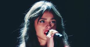 Olivia can play the guitar and the piano. Hugn8dbpui8mwm