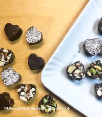 In questo caso è stata scelta come farcitura una ganache al cioccolato fondente base, senza altri ingredienti caratterizzanti. Cioccolatini Fatti In Casa Diario Di Una Cuoca E Di Un Diabetico