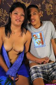 Thai hooker takes a creampie after pleasuring a customer at work - Pichunter