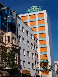 Ehemaliges Verwaltungsgebaude Der Kolnisch Wasser Fabrik 4711 Eau De Cologne Ferd Muhlens Venloer Strasse Koln Verwaltungsgebaude Gebaude Koln Ehrenfeld