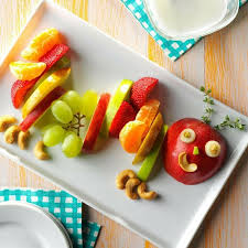 Tipps Fur Faschingsparty Fur Kinder Deko Und Spiele Ideen Was Sie Auf Dem Buffet Servieren Konnen In 2020 Frozen Banana Caterpillar Recipe Cute Snacks