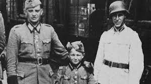 März 1935 aus der reichswehr hervor und wird seit august 1946 offiziell als aufgelöst betrachtet. Zweiter Weltkrieg Wie Ein Jude Als Hitlers Vorzeigekind Uberlebt Welt