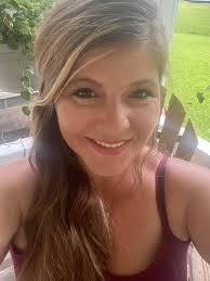 Hello! Reaching out to admins/staff here as I'm trying to determine who I  should e-mail/IM/talk to in order to discuss a possible table swap with  another convention. I tried filling out the