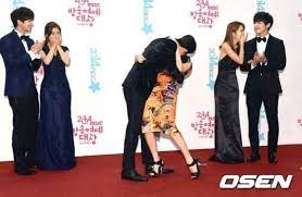 See more about hong jong hyun, yura and korean. Hong Jong Hyun Kisses Yura On The Red Carpet