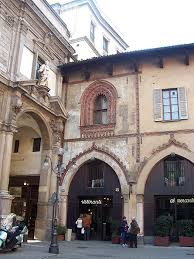 Dai servizi di pulizia domestica, ordinaria e straordinaria, fino ai piccoli interventi di manutenzione dell'appartamento. Casa Panigarola Wikipedia