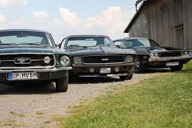 Ford mustang, chevrolet camaro ss, dodge chellenger hellcat compared with each other in the case of. Vergleichstest Chevrolet Camaro Ford Mustang Dodge Challenger Autobild De