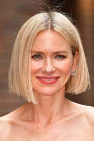 Blake Lively Just Unveiled A Jaw Skimming Bob And Looks So Different With The Short Hai Medium Bob Hairstyles Sleek Bob Hairstyles Bob Hairstyles For Fine Hair