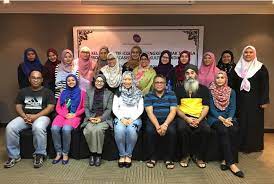 Selepas kelulusan setiap kursus, entiti yang mengambil bahagian menawarkan sijil yang disahkan oleh universiti sebagai jaminan kecemerlangan akademik. Fakulti Pendidikan Bakal Tawar Program Diploma Pendidikan Awal Kanak Kanak Uitm News Hub