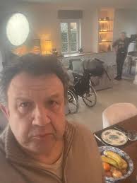 Et voilà ma RÉPONSE AU FÂCHEUX Cher Ed…, J'ai lu vos mails, tant celui que  vous m'avez envoyé, ce que je trouve déjà énorme en soi, que celui que vous  avez envoyé