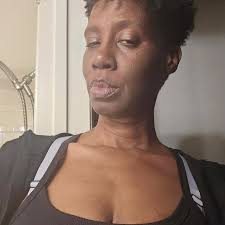 Wait so that girl tries to deny Michelle Obama, India Arie, and SEVERAL  other Black women's experiences?! Fauxfauxchanel needed the engagement  because I don't understand how a rational human being would not