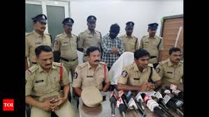 Andhra Pradesh: Man who trapped more than 300 women into sexual  relationship arrested by Kadapa police | Amaravati News - Times of India