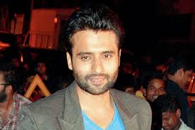Jackky managed to sign his first film as an actor with his father vashu bhagnani. Is Jackky Bhagnani Trying To Be Bossy