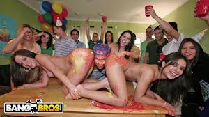 BANGBROS - Dorm Invasion Surprise Party With Diamond Kitty, Jynx Maze, and  Jada Stevens