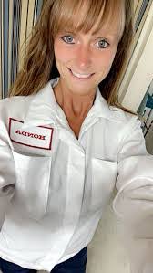 Melina Theriault's Instagram, Twitter & Facebook