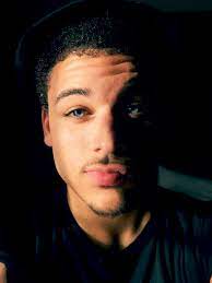 Pin By Kelsey Ketting On Cares I Fotos Light Skin Men Blue Eyed Men Light Skin Boys