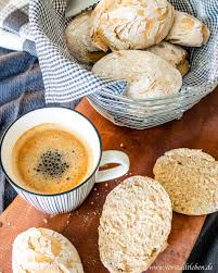 Knusprige Dinkelbrotchen Zum Fruhstuck Rezept Dinkelbrotchen Rezept Dinkelbrot Brot Selber Backen Rezept