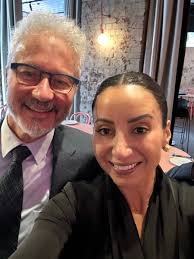 Joanne Hirsch (@JoanneJoenjoh)