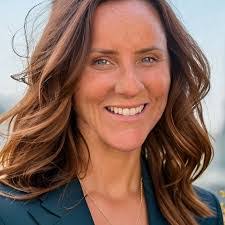 Leanne Zahn's Instagram, Twitter & Facebook