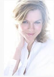 Linda Ages at the Manhattan Theatre Club