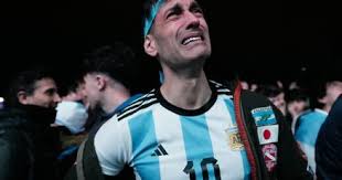 Argentinos salen a las calles para homenajear a selección pese a derrota en final del Mundial