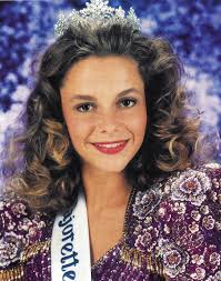 FORMER MAJORETTE QUEEN