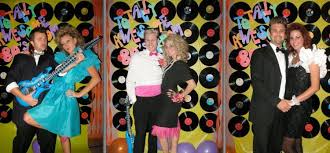 Probieren sie unsere tollen party deko ideen zum selbermachen aus. 80er Mottoparty Outfit Ball Kleider Anzug Puffaermel 80er Party Dekorationen Mottoparty 80er Partyoutfit