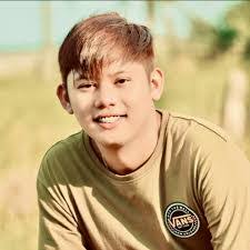 Malik Reyes's Instagram, Twitter & Facebook