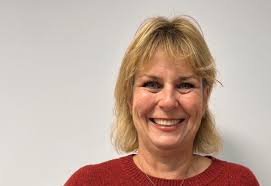 Nurse applauded for outstanding service by The Queen's Nursing Institute