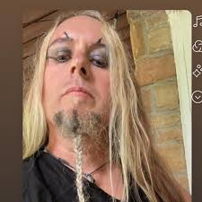 Don't bother me I'm really busy today #whotookthisphoto  #howdyougetinmyhouse #noseriouslygetout #imcallingthecops