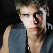 Sean Walcott's Instagram, Twitter & Facebook