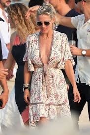 370,896 likes · 9,499 talking about this. Elsa Pataky Fashion And Style Elsa Pataky Dress Clothes Hairstyle Famousfix
