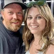 Tara Lasley's Instagram, Twitter & Facebook