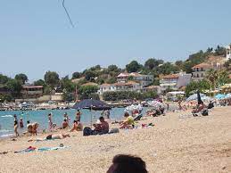Live like a local with airbnb. Finikounda Beach No Rows Of Sunbeds Here Bild Von Finikounda Pylos Nestor Tripadvisor