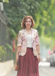 Phong Cách Thời Trang Công Sở Mùa Hè 2023 Có Gì Hot?