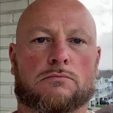 Greenwich Locksmith is the smallest free-standing building in New York City  at 125 square feet. It was constructed in 1921 as a tire repair shop and  had a few different lives between