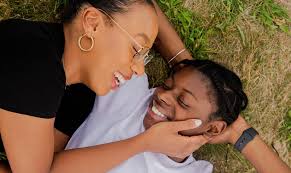 How to Beziehung: 5 Tipps von Paartherapeutin Dr. Sharon Brehm