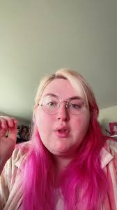 Julia Boogie Double Chin