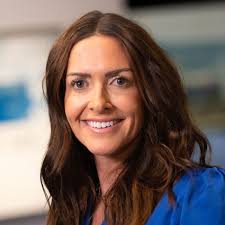 Kate Lewis's Instagram, Twitter & Facebook