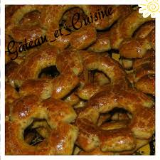 Kaaks Petits Gateaux Orientaux A L Anis Et Au Graines De Sesame Gateau Et Cuisine Gateau Oriental Gateau Oriental Facile Recettes De Cuisine