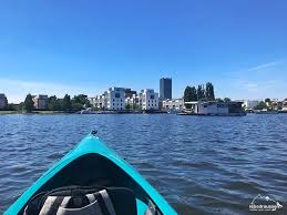 Am nachmittag geht samuel wieder zu einer vorlesung. Mit Dem Kajak In Berlin Mikroabenteuer Auf Der Spree