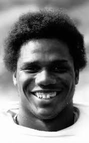 Earthell Buckner's Instagram, Twitter & Facebook