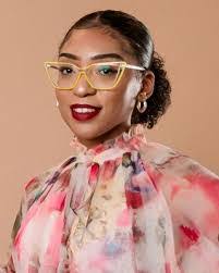 Gail Durant's Instagram, Twitter & Facebook