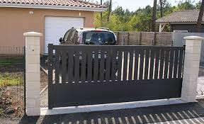 Diy Poser Un Portail Coulissant En Aluminium Portail Coulissant Portail Portail Aluminium